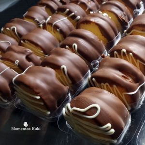 Cecilias, galletas artesanas de mantequilla rellenas de mazapan y chocolate