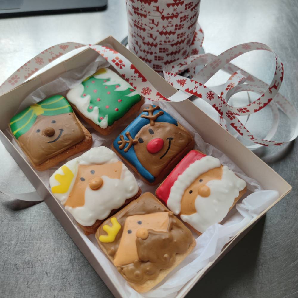 reyes magos, papa noel, reno y arbol de navidad